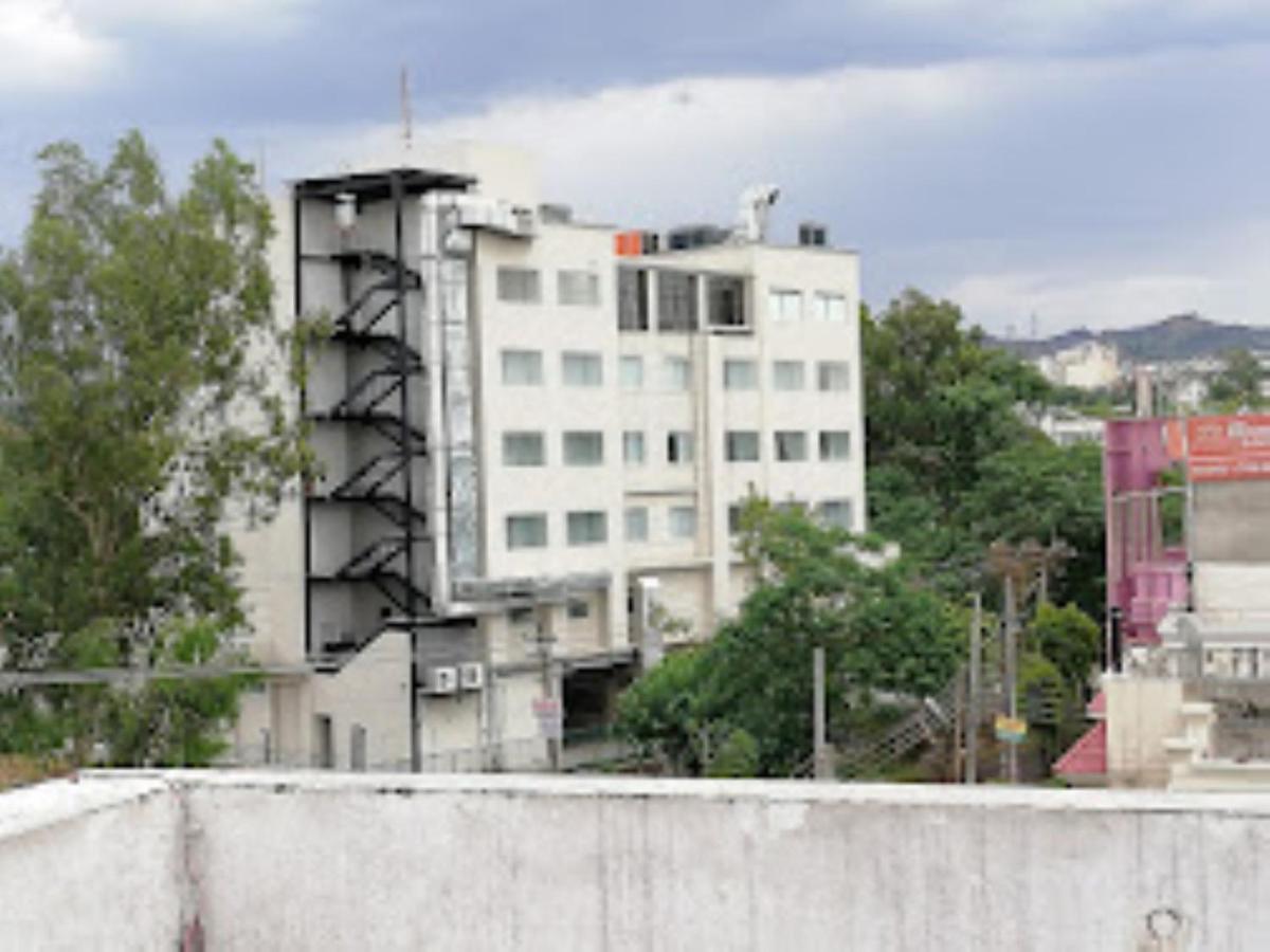 Dee Park View Jammu Джаму Екстериор снимка